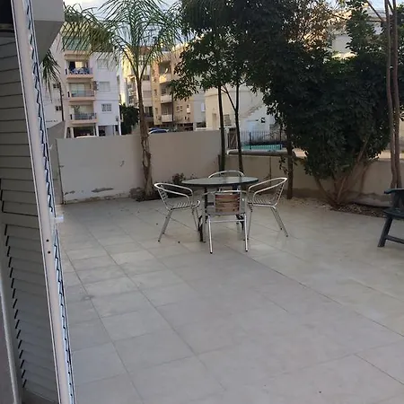 Designers Apt لارنكا
