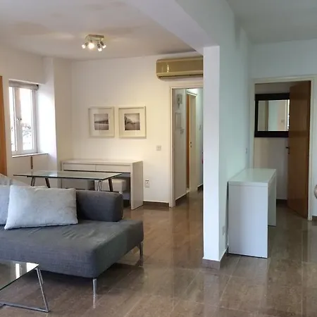 Lägenhet Designers Apt Larnaca