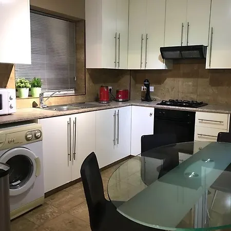 Lägenhet Designers Apt Larnaca