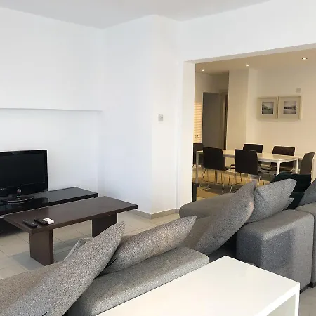 Lägenhet Designers Apt Larnaca