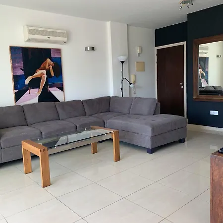 شقة Designers Apt لارنكا